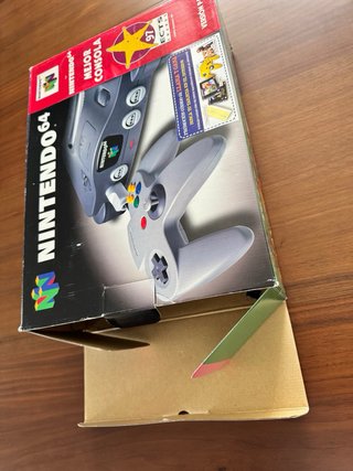 Nintendo 64 con scatola