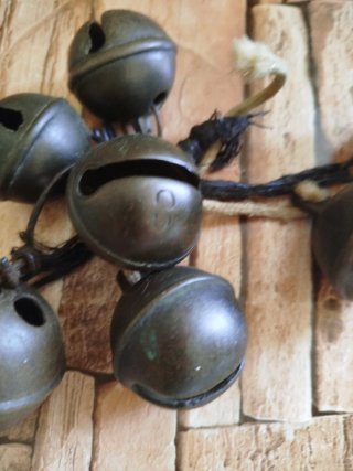 Cascabeles de bronce