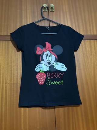 Blusa Minnie Mouse con fresa