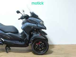 YAMAHA TRICITY 300