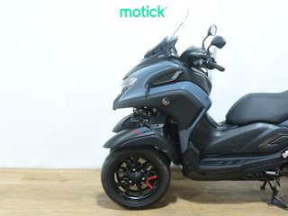 YAMAHA TRICITY 300