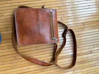 Bandolera de cuero vacuno para hombre