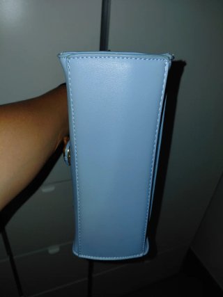 Bolso pequeño azul y blanco