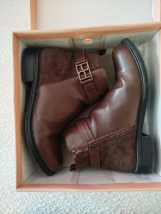 Botas marrones con cremallera