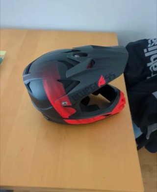 Casco Moto Cross Negro y Rojo talla M