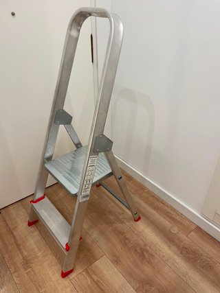 Escalera plegable de aluminio