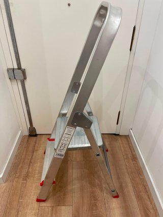 Escalera plegable de aluminio