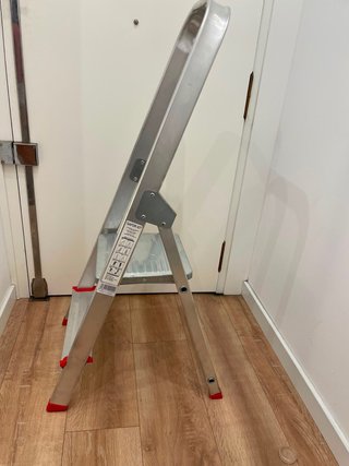 Escalera plegable de aluminio