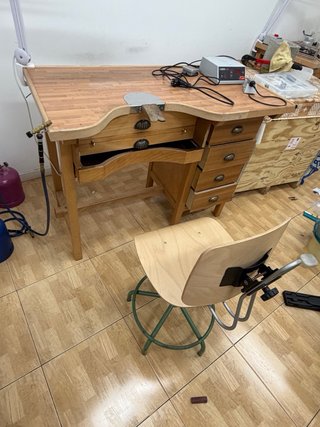 Tavolo gioielli in legno