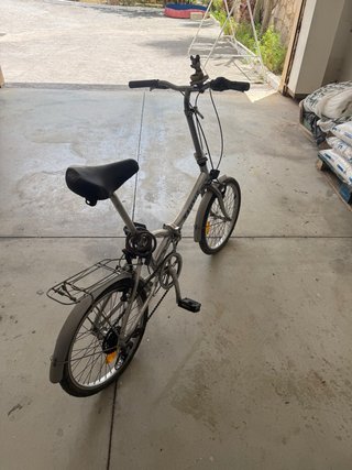 Bicicleta plegable plateada