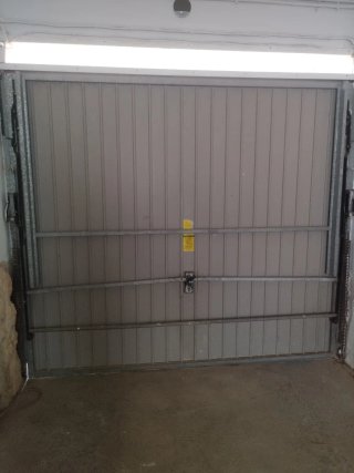Puerta de garaje metálica