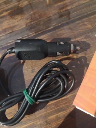GPS TomTom con cargador y soporte