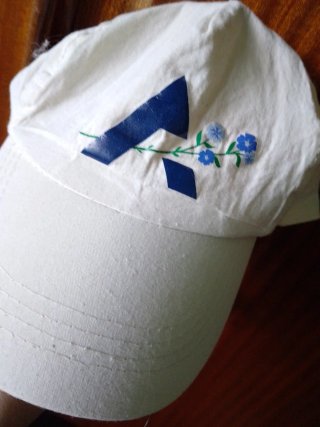 3 Gorro visera beige claro