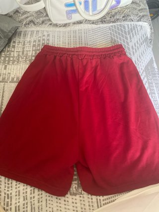 Pantalón corto burdeos
