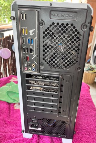 PC Sobremesa Blanco con RGB