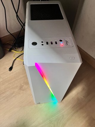 PC Sobremesa Blanco con RGB