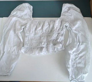 Blusa blanca cuello cuadrado manga abullonada