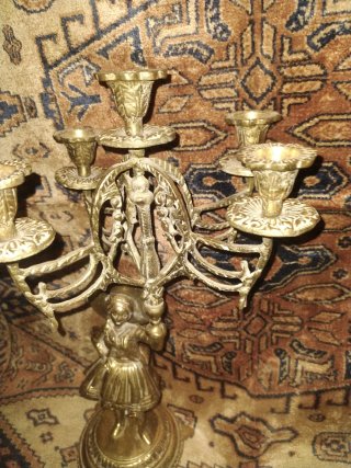 Antiguo candelabro muy mazizo