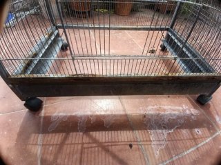 Jaula grande para pájaros con dos divisiones