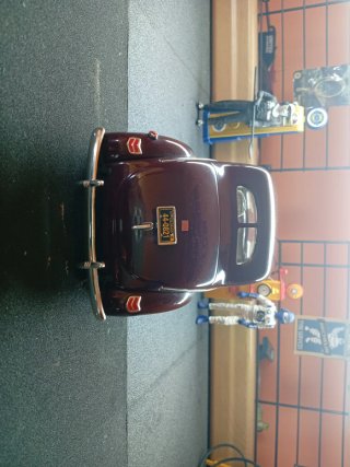 Ford Coupe Deluxe 1/18 Ertl