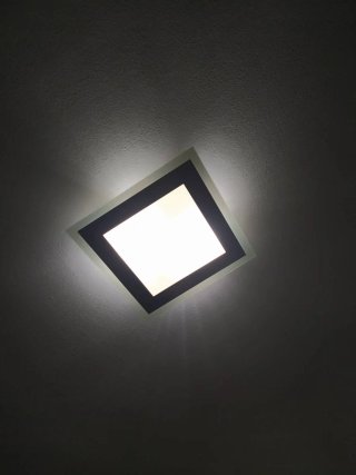 Lámpara de techo cuadrada moderna. Tengo 2 iguales