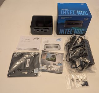 Intel NUC PC Core i5 Muy Buen Estado