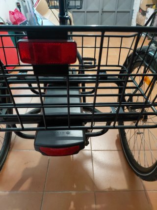 Triciclo Monty Rocket con cesta