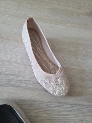 Zapatos de fallera con flores