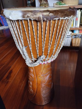 Djembé africano con funda nueva