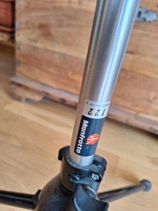 Trípode Manfrotto para cámara
