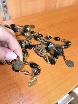 Collares perlas y bisutería