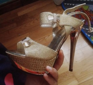 Sandalias doradas tacón alto plataforma