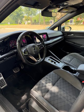 Volkswagen Golf 8 R-Line 2.0 TDI 150CV - DSG 7