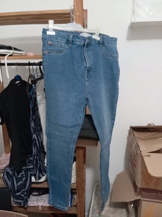 Pantalones vaqueros azules Primark talla 44.