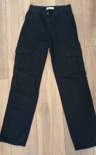 Vaqueros cargo Pull&Bear negros Talla 32