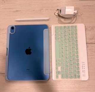 iPad 10ª Gen + Penna + Tastiera + Custodia + Caricatore