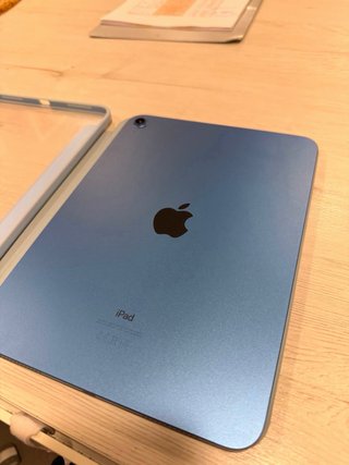 iPad 10ª Gen + Penna + Tastiera + Custodia + Caricatore