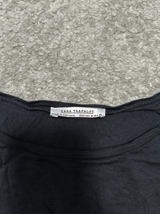 Camiseta básica negra Zara