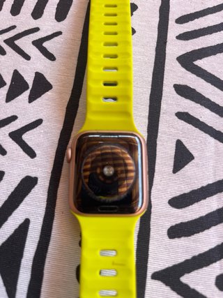 Apple Watch Series 4 40 mm Nero/Giallo