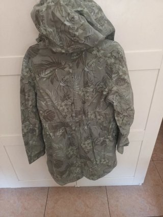 Anorak verde estampado floral Talla M