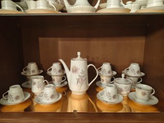 Juego de café porcelana blanco y dorado