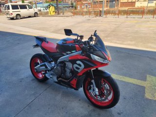 Aprilia Tuono 660
