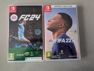 Nintendo Switch V2 + Accessori + Fifa 22 e 24