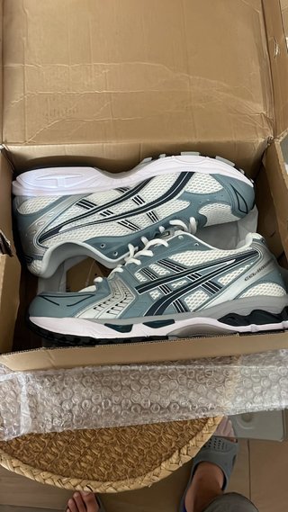 Zapatillas Asics gel kayano 14 grises y blancas