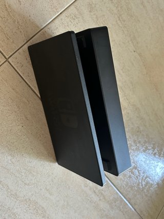 Nintendo Switch V1 + Dock e Custodia Super Mario Odyssey
