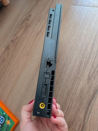 Consola PlayStation 2 Slim Negra + Juego + Accesor