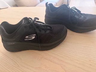Zapatillas Skechers D'lux Walker Mujer Negras