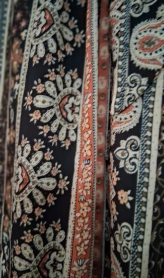 Pantalón estampado étnico