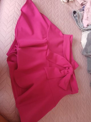 Falda pantalón rosa con lazo