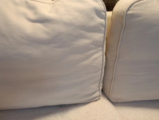 Sofá 2 plazas Ikea modelo  EKTORP con  fundas beig